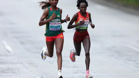 丁浩与范廷钰角逐中国棋王争霸赛决赛